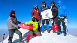 Tırmanışa açılan Ağrı Dağı’na dağcıların ilgisi artıyor