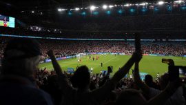 UEFA’dan İngiltere-Danimarka maçına soruşturma