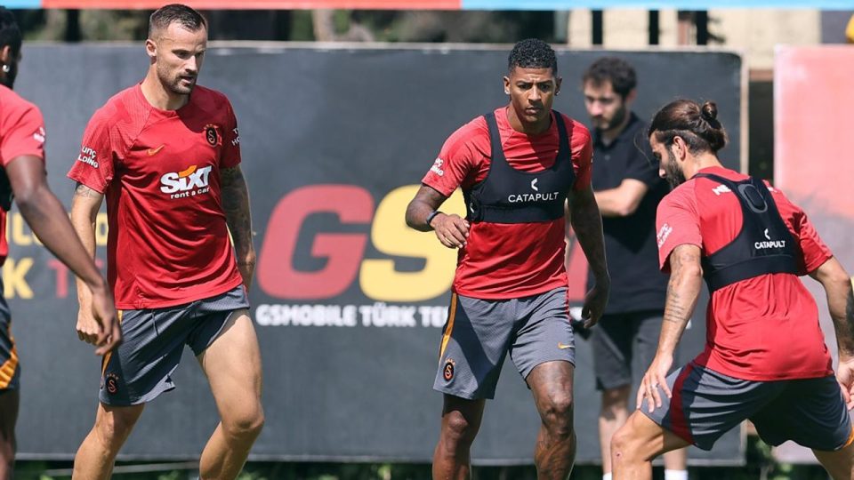 Galatasaray’da ayrılacak isimler belli olmaya başladı